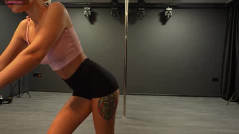 Snapshot of bubble__gum_ chatting on November 2025 08:05:01 PM Bubble gum online show from November 2025 08:05:01 PM