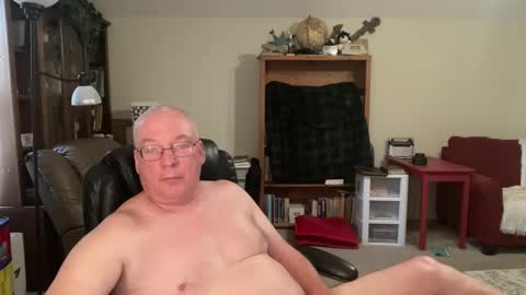 Snapshot of bustyballs100 chatting on October 2025 03:14:02 PM bustyballs100 online show from October 2025 03:14:02 PM