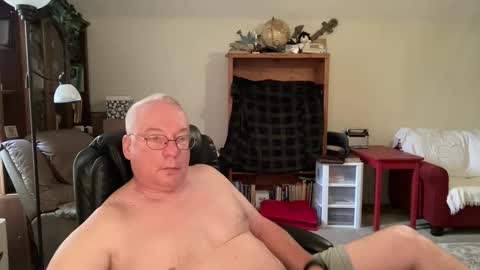 Snapshot of bustyballs100 chatting on November 2025 03:22:02 PM bustyballs100 online show from November 2025 03:22:02 PM