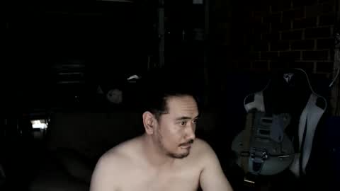 buzzzzzzz01 online show from December 2025 07:53:02 PM