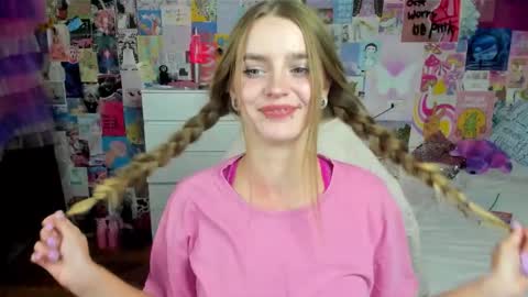 Emily  online show from September 2025 04:20:02 PM