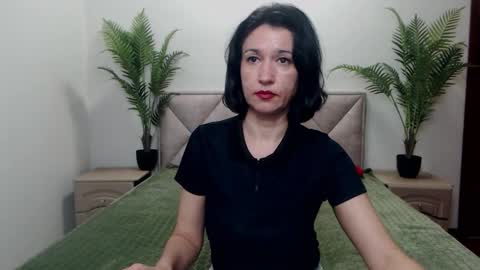 Cameronenns online show from November 2025 01:43:01 PM