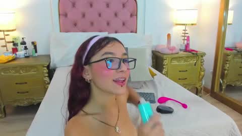 Candy online show from January 2025 10:38:01 PM