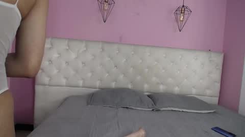 caroliine fox   online show from September 2025 03:40:01 AM