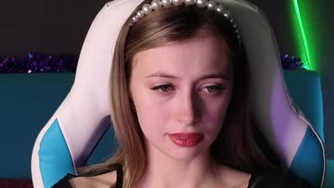 Carolina online show from December 2024 04:19:01 AM