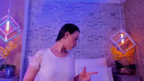 CatalinnaThompson online show from December 2025 11:38:02 AM