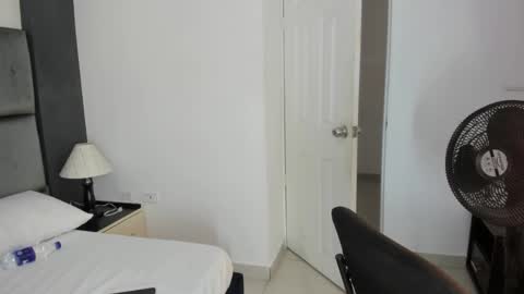 Snapshot of catleyasmith chatting on December 2025 12:32:01 PM Catleya online show from December 2025 12:32:01 PM