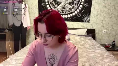 Snapshot of catricesiefert chatting on December 2025 03:09:02 PM Thea online show from December 2025 03:09:02 PM