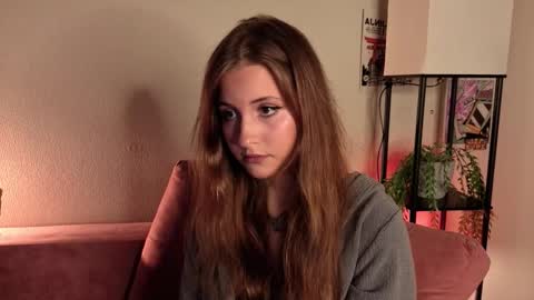 Lina  online show from September 2025 07:36:02 PM