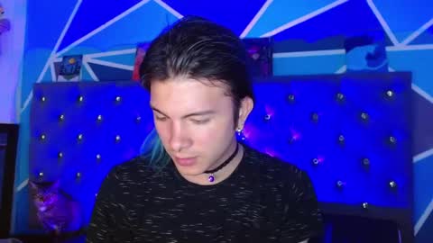 I am Valentinn online show from November 2025 07:13:01 PM