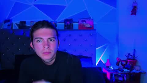 I am Valentinn online show from November 2025 01:55:01 AM