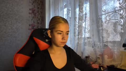 Snapshot of charleneschonert chatting on November 2025 07:52:01 AM Nancy online show from November 2025 07:52:01 AM