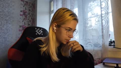 Snapshot of charleneschonert chatting on November 2025 07:30:02 AM Nancy online show from November 2025 07:30:02 AM