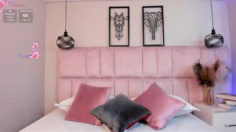 Snapshot of charlotte__hall_ chatting on December 2025 03:22:02 AM Daniela online show from December 2025 03:22:02 AM