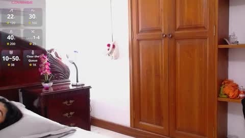 Snapshot of charlotte_russo_ chatting on November 2025 11:06:01 PM Charlotte online show from November 2025 11:06:01 PM