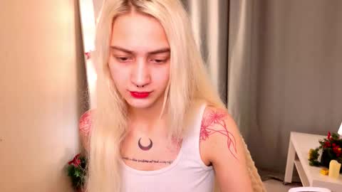 Eva  online show from December 2025 06:07:02 AM