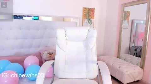 Chloe online show from September 2025 11:56:02 AM