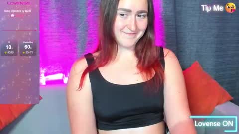 Snapshot of chloee_brookss chatting on December 2024 01:17:01 PM Chloee online show from December 2024 01:17:01 PM