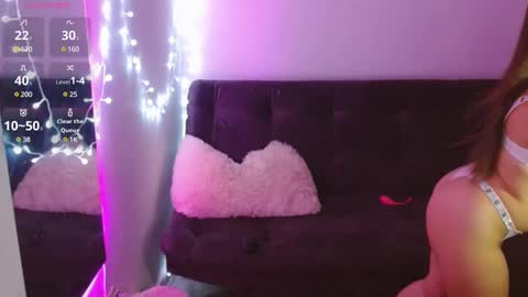 chloelopez_ online show from December 2024 01:05:01 AM