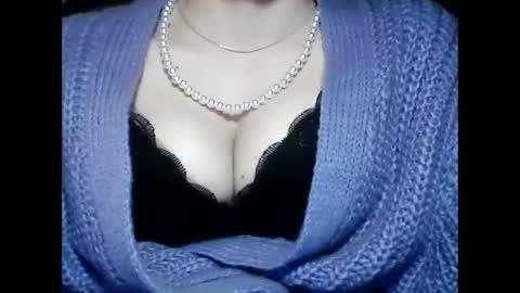 Snapshot of christine40211 chatting on January 2025 03:55:01 PM christine40211 online show from January 2025 03:55:01 PM