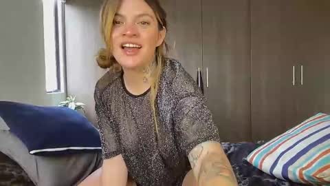 Val riess -- Instagram free online show from September 2025 04:52:02 PM