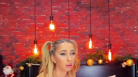 christyna_ross online show from December 2024 11:39:02 PM