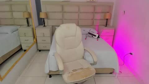 Snapshot of cintiacolins chatting on November 2025 08:30:01 PM CintiaCollins online show from November 2025 08:30:01 PM