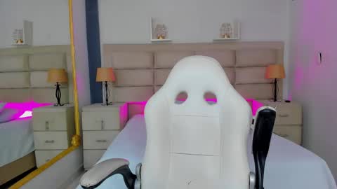 Snapshot of cintiacolins chatting on December 2025 09:00:01 PM CintiaCollins online show from December 2025 09:00:01 PM