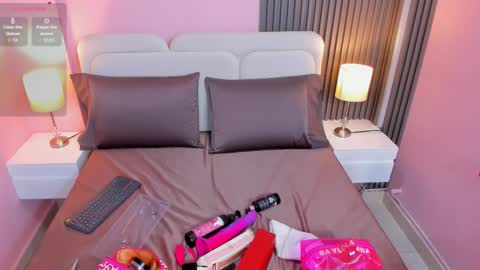 clauwdeen  wolf online show from December 2025 08:37:02 PM