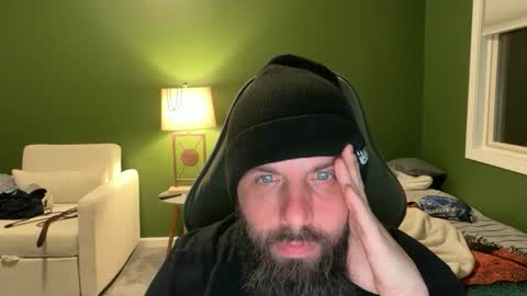 Snapshot of concentralized chatting on December 2025 12:41:02 AM Matt online show from December 2025 12:41:02 AM