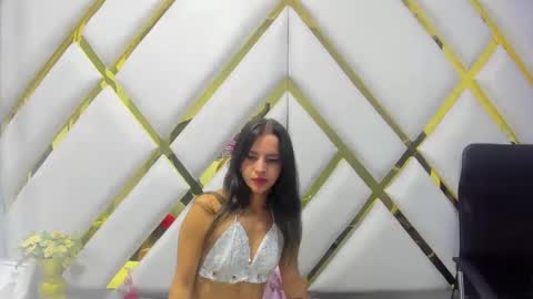 CooperEmma  online show from December 2024 05:57:02 AM