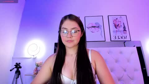 Cora  online show from December 2024 01:05:01 AM