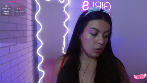 Carolina  online show from February 2025 05:50:01 PM