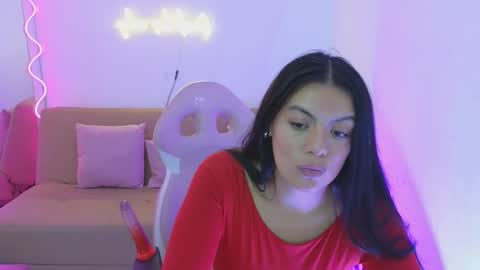 Carolina  online show from February 2025 03:28:01 AM