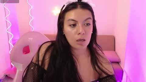 Carolina  online show from February 2025 09:39:02 AM