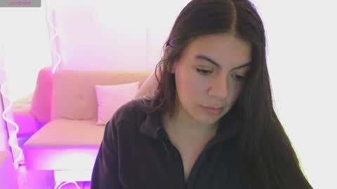 Carolina  online show from March 2025 03:46:02 AM