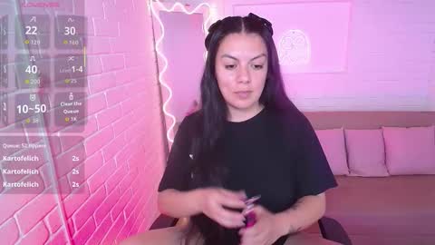 Carolina  online show from September 2025 07:36:01 PM