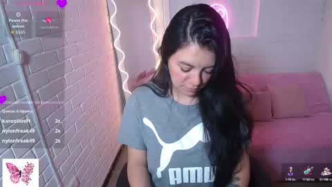 Carolina  online show from September 2025 07:14:02 PM