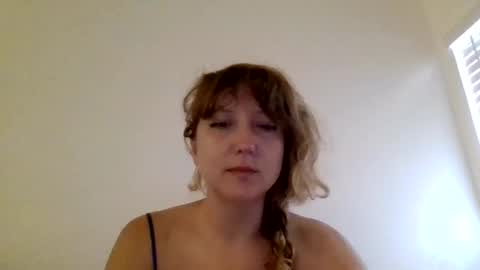 Snapshot of cosmiccoquette chatting on September 2025 06:40:02 PM mamimaritza online show from September 2025 06:40:02 PM