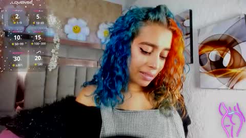 Snapshot of cristall_ravven chatting on November 2025 03:23:02 PM online show from November 2025 03:23:02 PM