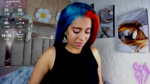 Snapshot of cristall_ravven chatting on November 2025 03:46:01 PM online show from November 2025 03:46:01 PM