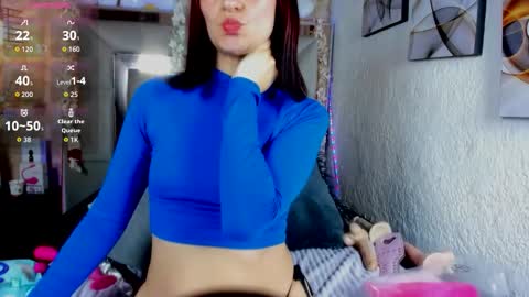 Snapshot of cristall_ravven chatting on November 2025 06:11:02 PM online show from November 2025 06:11:02 PM