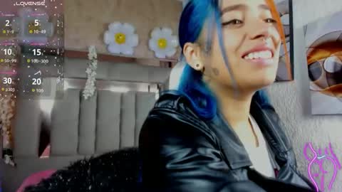 Snapshot of cristall_ravven chatting on November 2025 10:03:02 PM online show from November 2025 10:03:02 PM