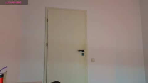 Crys online show from October 2025 08:06:02 PM