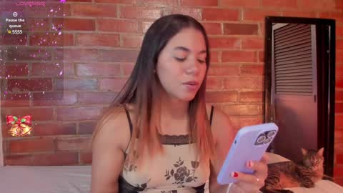 Snapshot of crystalvazquez chatting on December 2024 11:25:01 PM Soy Crystal online show from December 2024 11:25:01 PM