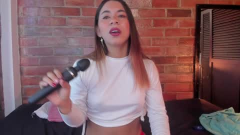 Snapshot of crystalvazquez chatting on December 2024 01:25:02 PM Soy Crystal online show from December 2024 01:25:02 PM