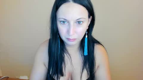 HELEN online show from September 2025 12:38:02 PM