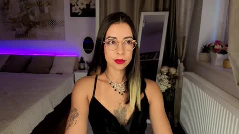 Evelyn online show from September 2025 07:11:02 AM