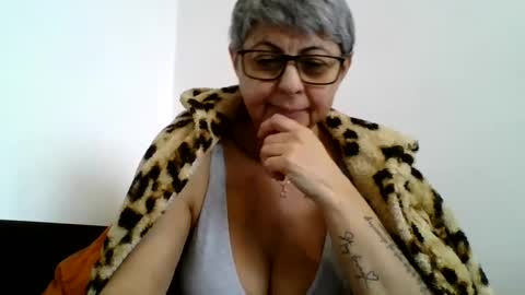 couple online show from January 2025 10:11:01 AM
