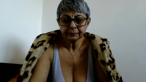 couple online show from January 2025 11:41:02 AM